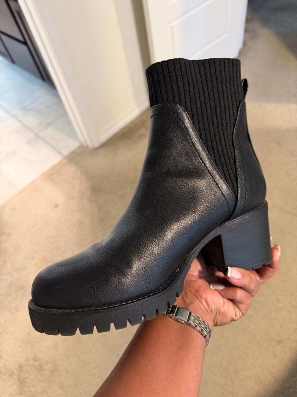069 MIA Black Chelsea Lug Heel Ankle Boot SZ 8 - Picture 8 of 10